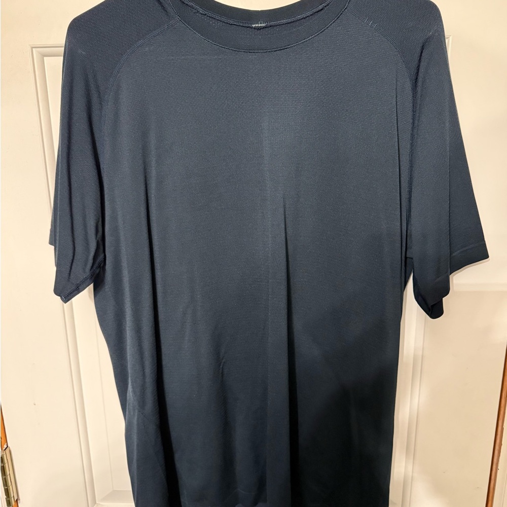 Lululemon Metal Vent Tech Navy Blue T Shirt - Size Mens Large